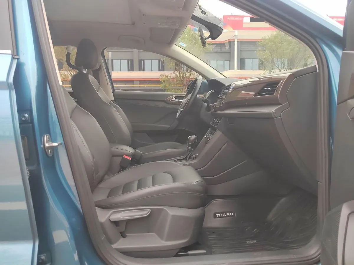 2019 MINI MINI 1.5T 102HP L3 7DCT,autocango,china used car exporter,china ev exporter,chinese used car exporter,chinese used ev exporter