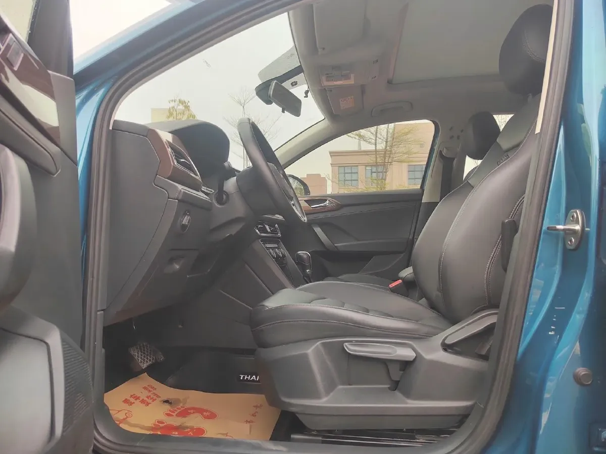 2019 MINI MINI 1.5T 102HP L3 7DCT,autocango,china used car exporter,china ev exporter,chinese used car exporter,chinese used ev exporter