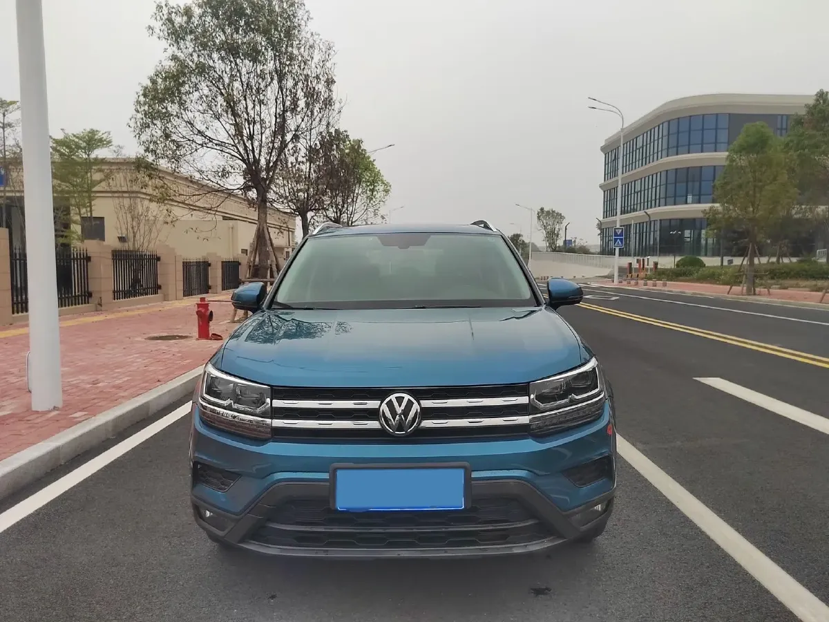 2019 MINI MINI 1.5T 102HP L3 7DCT,autocango,china used car exporter,china ev exporter,chinese used car exporter,chinese used ev exporter