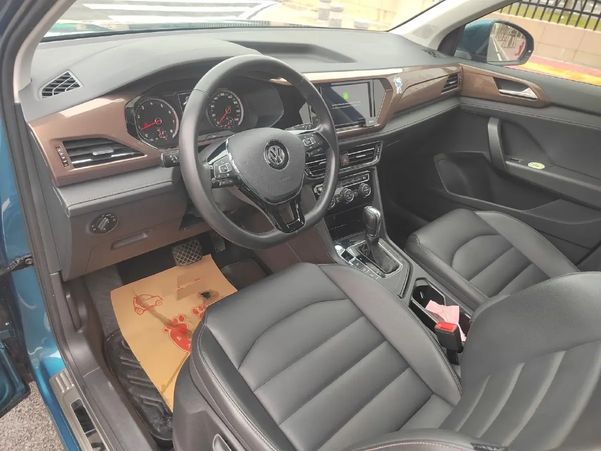 2019 MINI MINI 1.5T 102HP L3 7DCT,autocango,china used car exporter,china ev exporter,chinese used car exporter,chinese used ev exporter