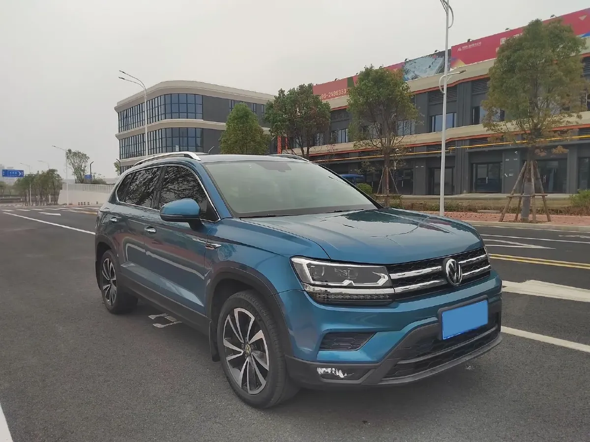 2019 MINI MINI 1.5T 102HP L3 7DCT,autocango,china used car exporter,china ev exporter,chinese used car exporter,chinese used ev exporter