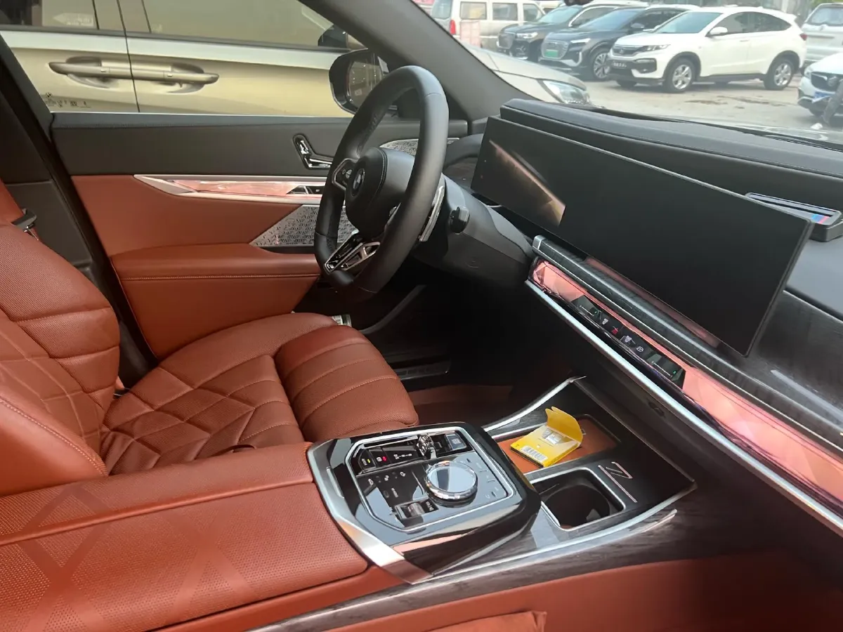 2023 BMW 7 Series 3.0T 381HP L6 8AT,autocango,china used car exporter,china ev exporter,chinese used car exporter,chinese used ev exporter