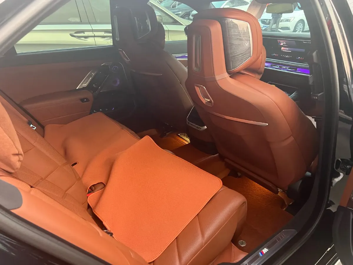 2023 BMW 7 Series 3.0T 381HP L6 8AT,autocango,china used car exporter,china ev exporter,chinese used car exporter,chinese used ev exporter