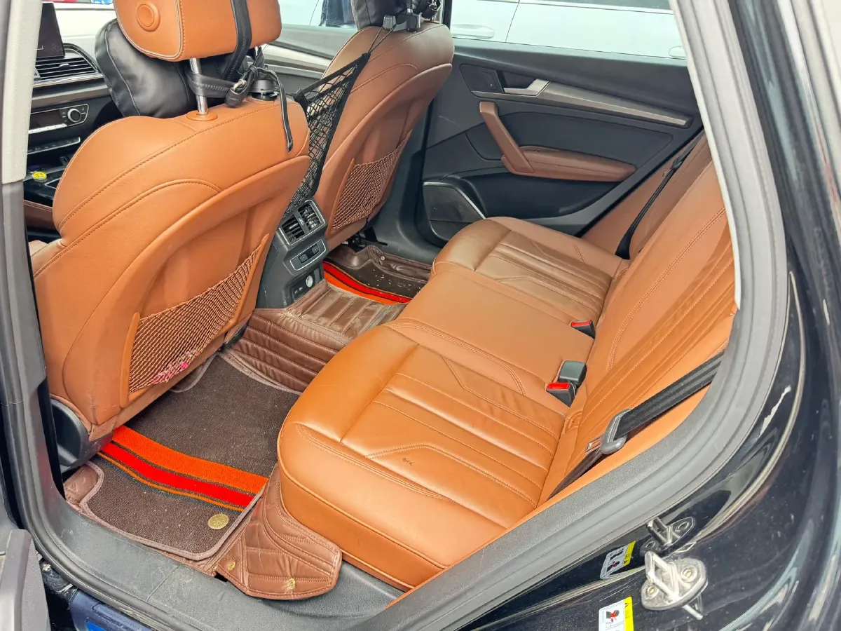 2022 Audi Q5L 2.0T 190HP L4 7DCT,autocango,china used car exporter,china ev exporter,chinese used car exporter,chinese used ev exporter