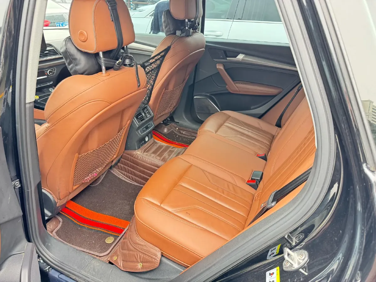 2022 Audi Q5L 2.0T 190HP L4 7DCT,autocango,china used car exporter,china ev exporter,chinese used car exporter,chinese used ev exporter