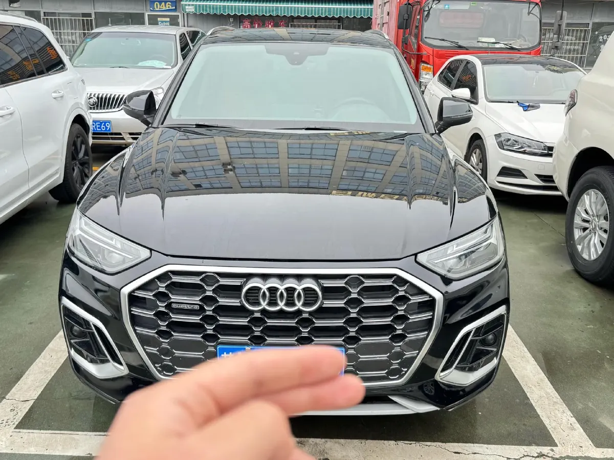 2022 Audi Q5L 2.0T 190HP L4 7DCT,autocango,china used car exporter,china ev exporter,chinese used car exporter,chinese used ev exporter