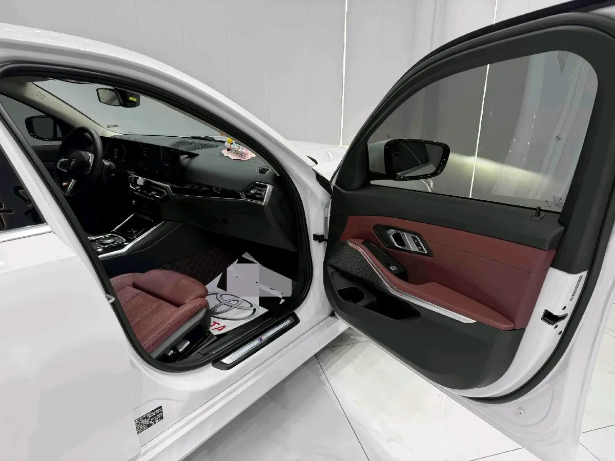 2023 BMW 3 Series 2.0T 156HP L4 8AT,autocango,china used car exporter,china ev exporter,chinese used car exporter,chinese used ev exporter