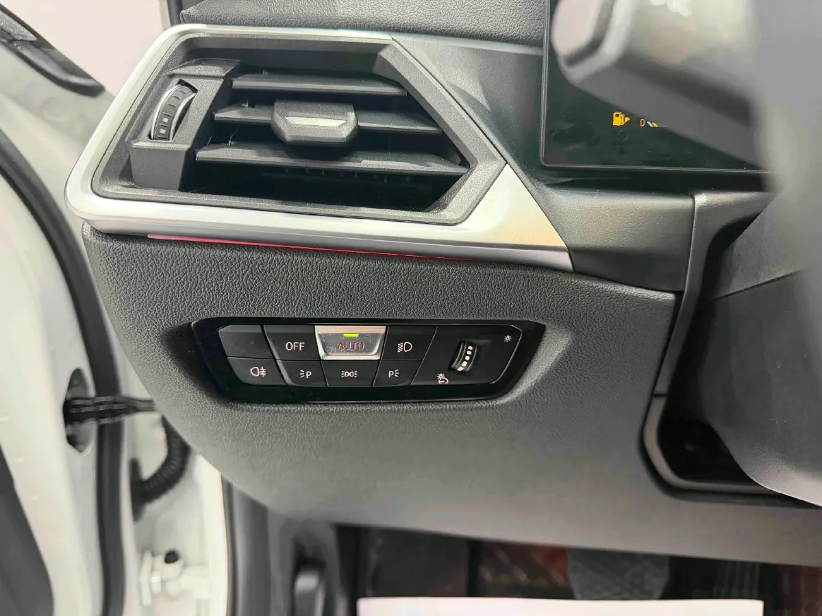 2023 BMW 3 Series 2.0T 156HP L4 8AT,autocango,china used car exporter,china ev exporter,chinese used car exporter,chinese used ev exporter