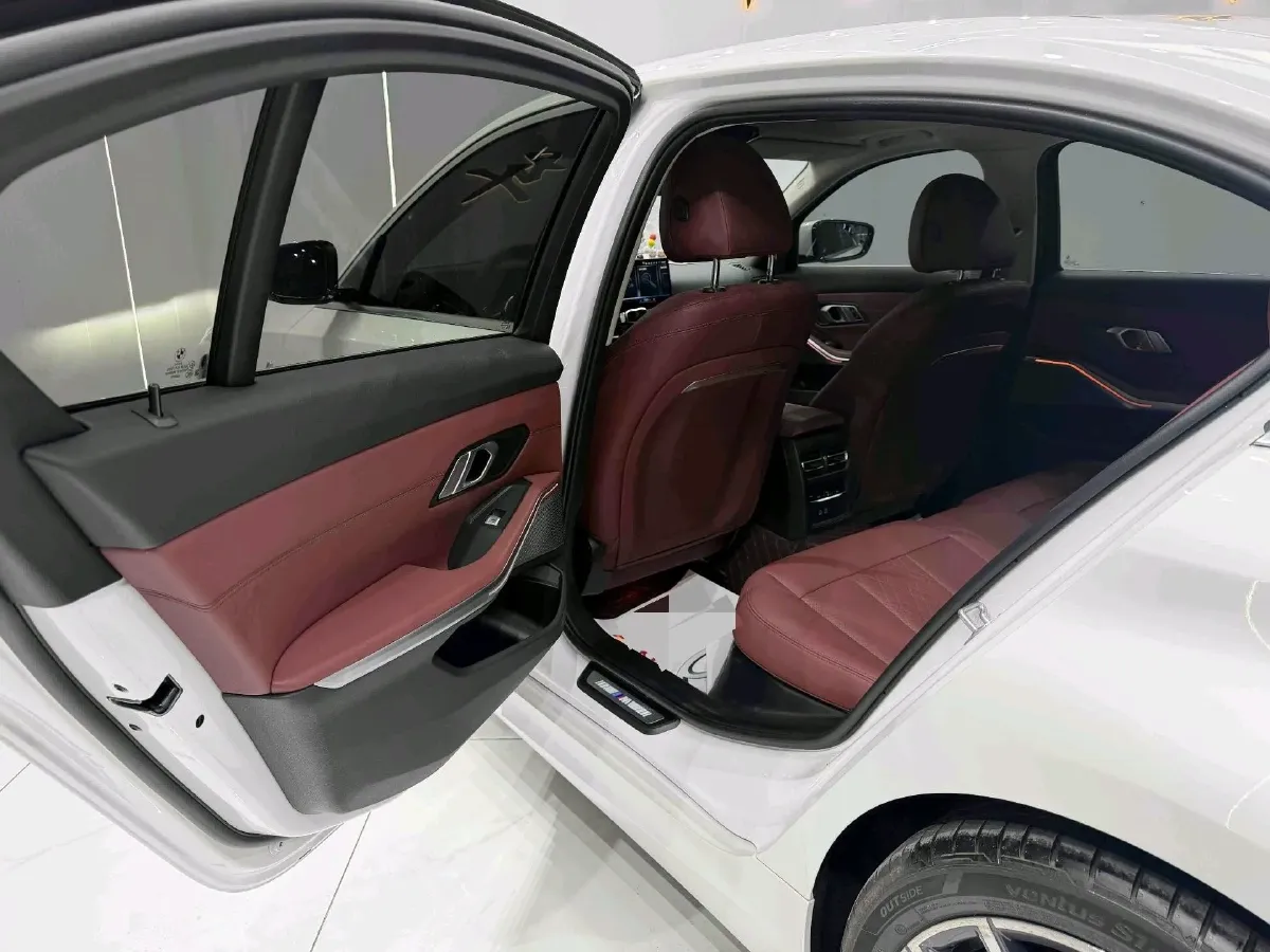 2023 BMW 3 Series 2.0T 156HP L4 8AT,autocango,china used car exporter,china ev exporter,chinese used car exporter,chinese used ev exporter
