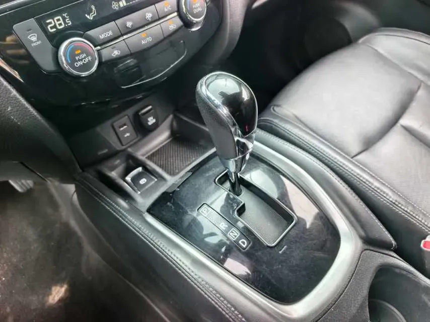 2019 Nissan X-Trail 2.0L 154HP L4 CVT,autocango,china used car exporter,china ev exporter,chinese used car exporter,chinese used ev exporter