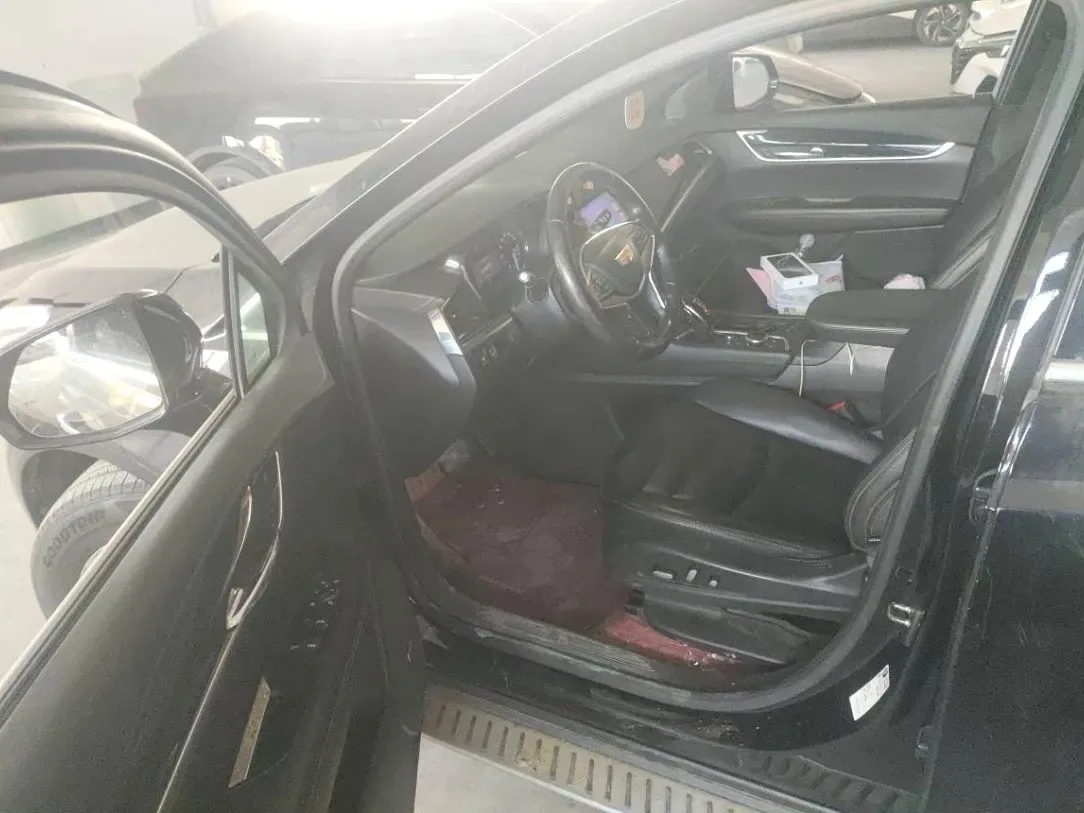 2021 Cadillac XT5 2.0T 237HP L4 9AT,autocango,china used car exporter,china ev exporter,chinese used car exporter,chinese used ev exporter