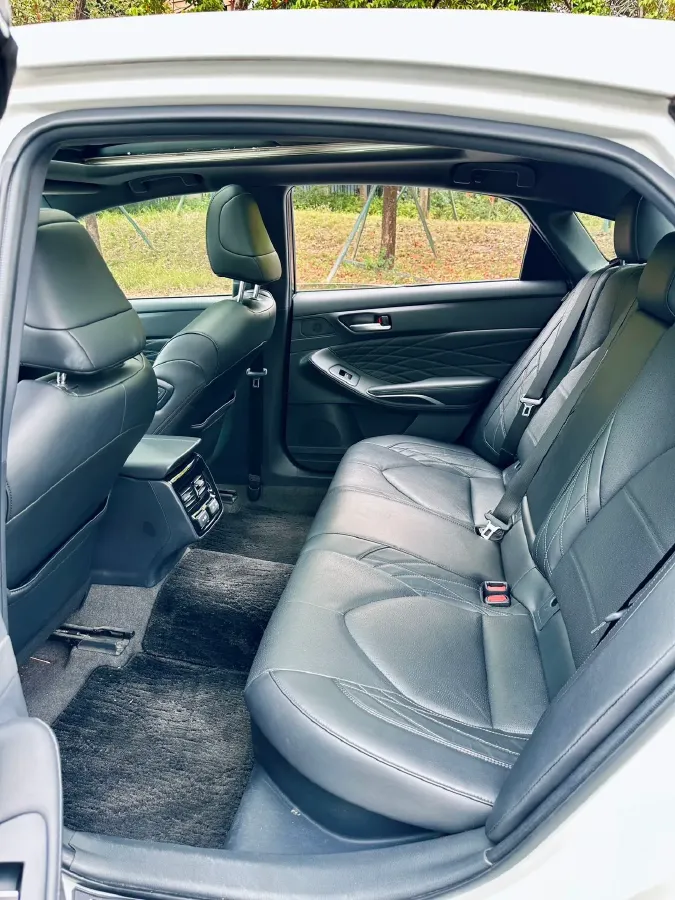 2022 Toyota Avalon 2.5L 178HP L4 E-CVT Hybrid,autocango,china used car exporter,china ev exporter,chinese used car exporter,chinese used ev exporter