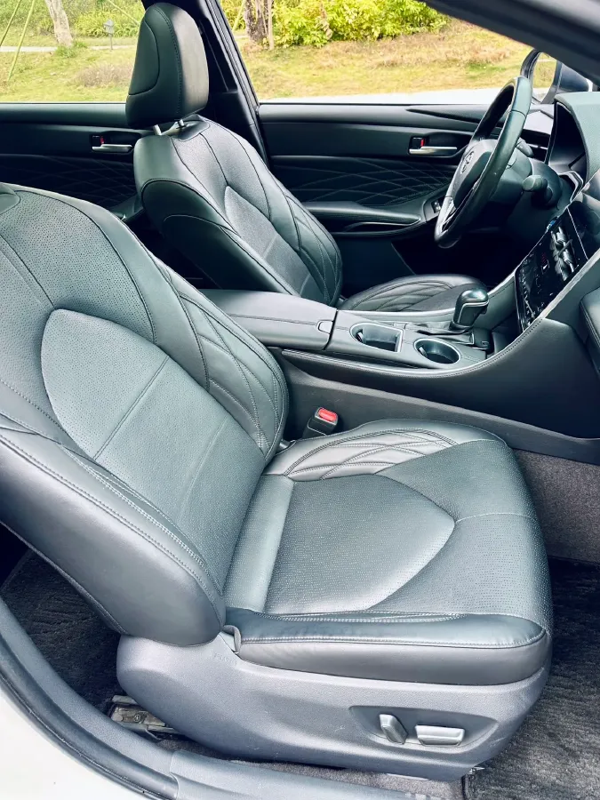 2022 Toyota Avalon 2.5L 178HP L4 E-CVT Hybrid,autocango,china used car exporter,china ev exporter,chinese used car exporter,chinese used ev exporter