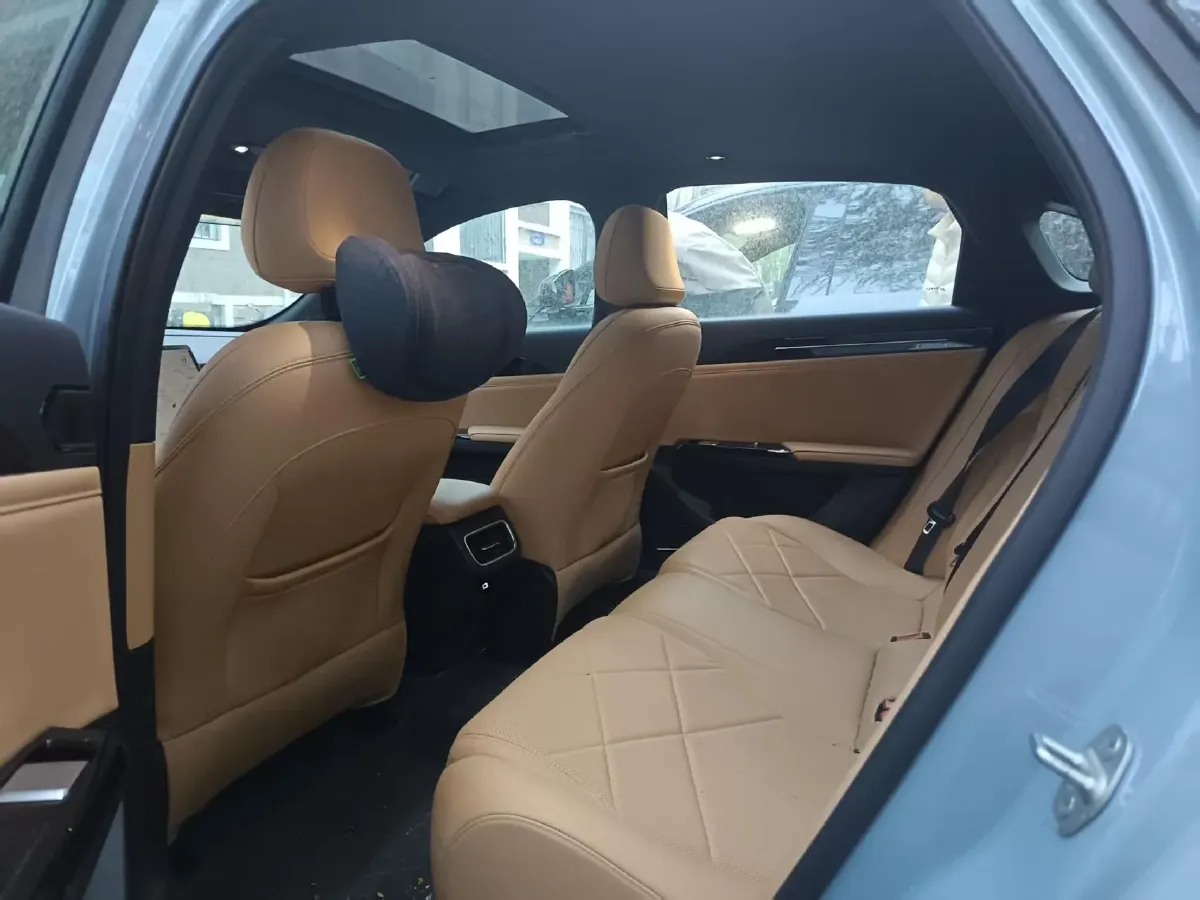 2024 Geely Galaxy L6 1.5T 163HP L4 3DHT PHEV,autocango,china used car exporter,china ev exporter,chinese used car exporter,chinese used ev exporter