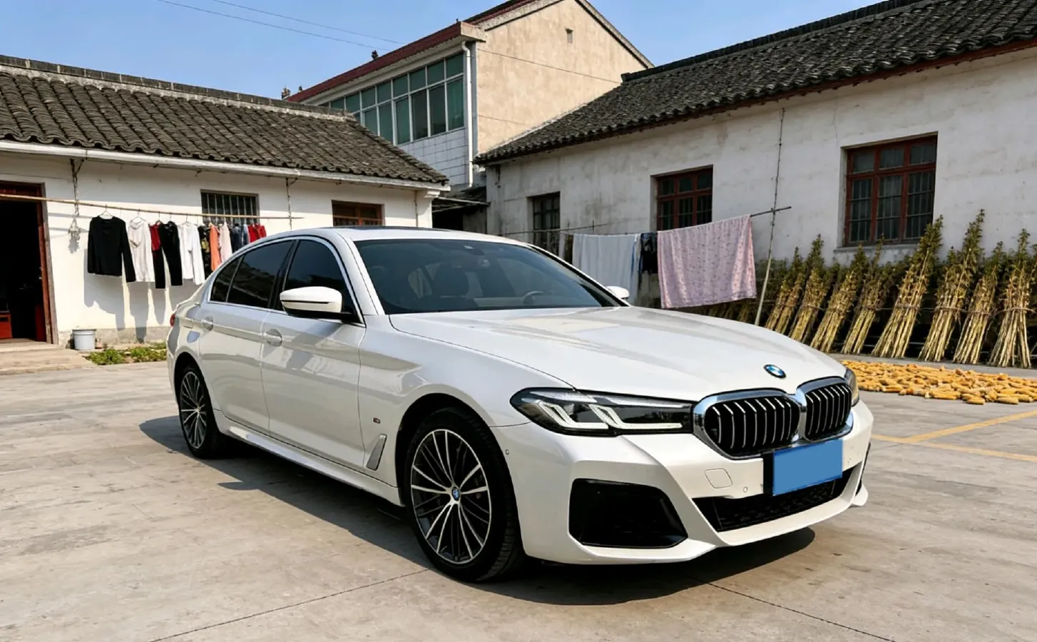 2022 BMW 5 Series 2.0T 184HP L4 8AT,autocango,china used car exporter,china ev exporter,chinese used car exporter,chinese used ev exporter