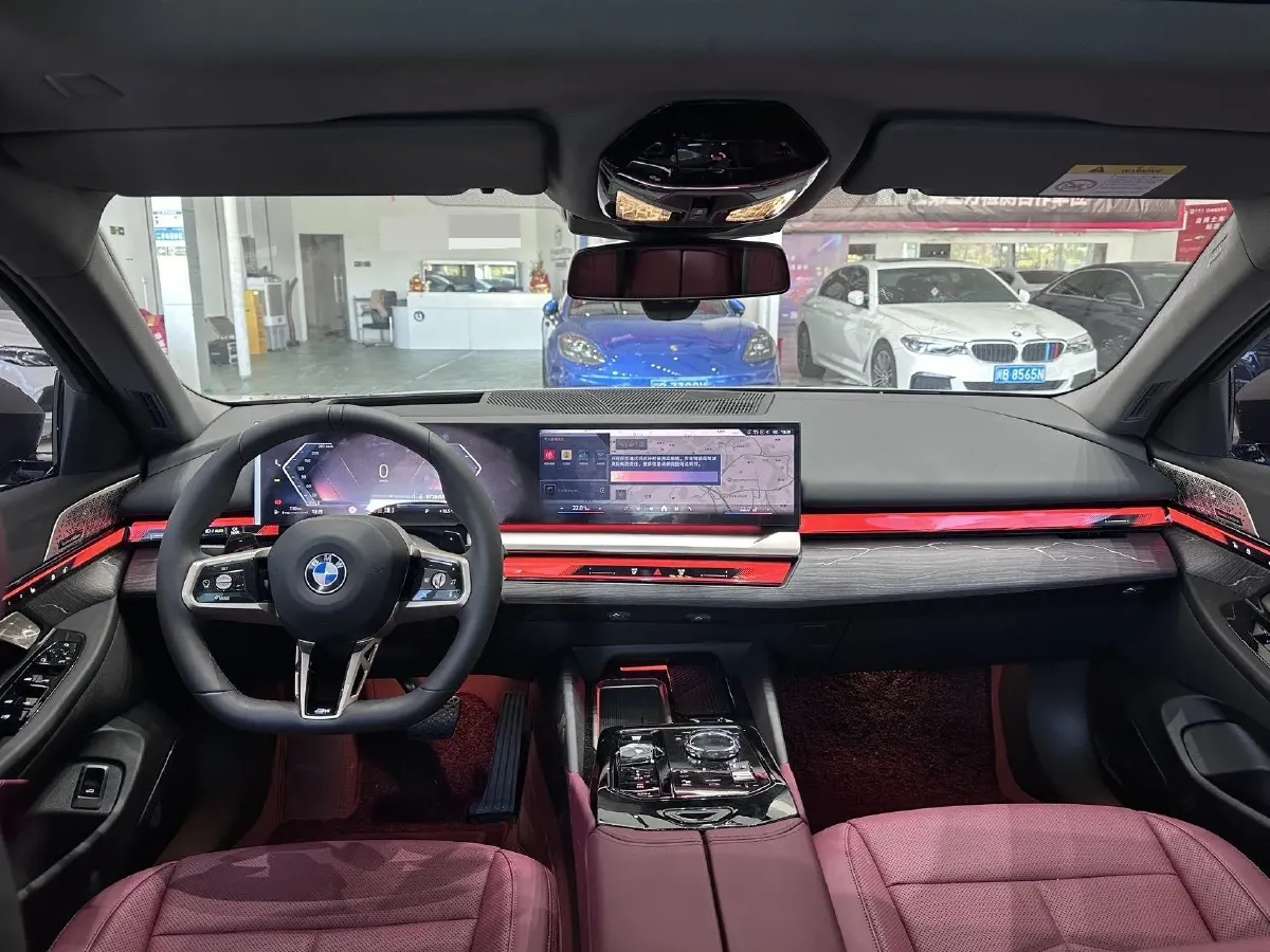 2026 BMW 5 Series 2.0T 258HP L4 8AT,autocango,china used car exporter,china ev exporter,chinese used car exporter,chinese used ev exporter