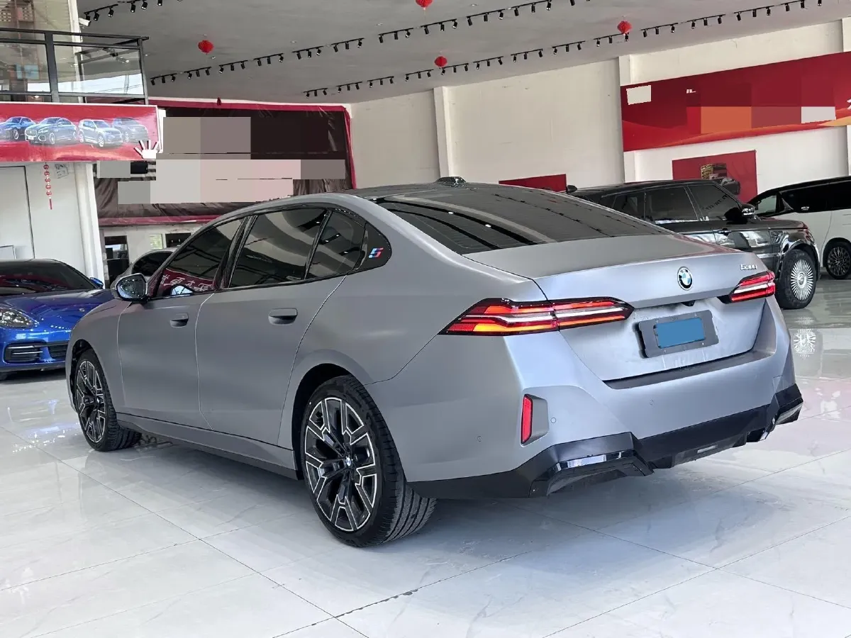 2026 BMW 5 Series 2.0T 258HP L4 8AT,autocango,china used car exporter,china ev exporter,chinese used car exporter,chinese used ev exporter