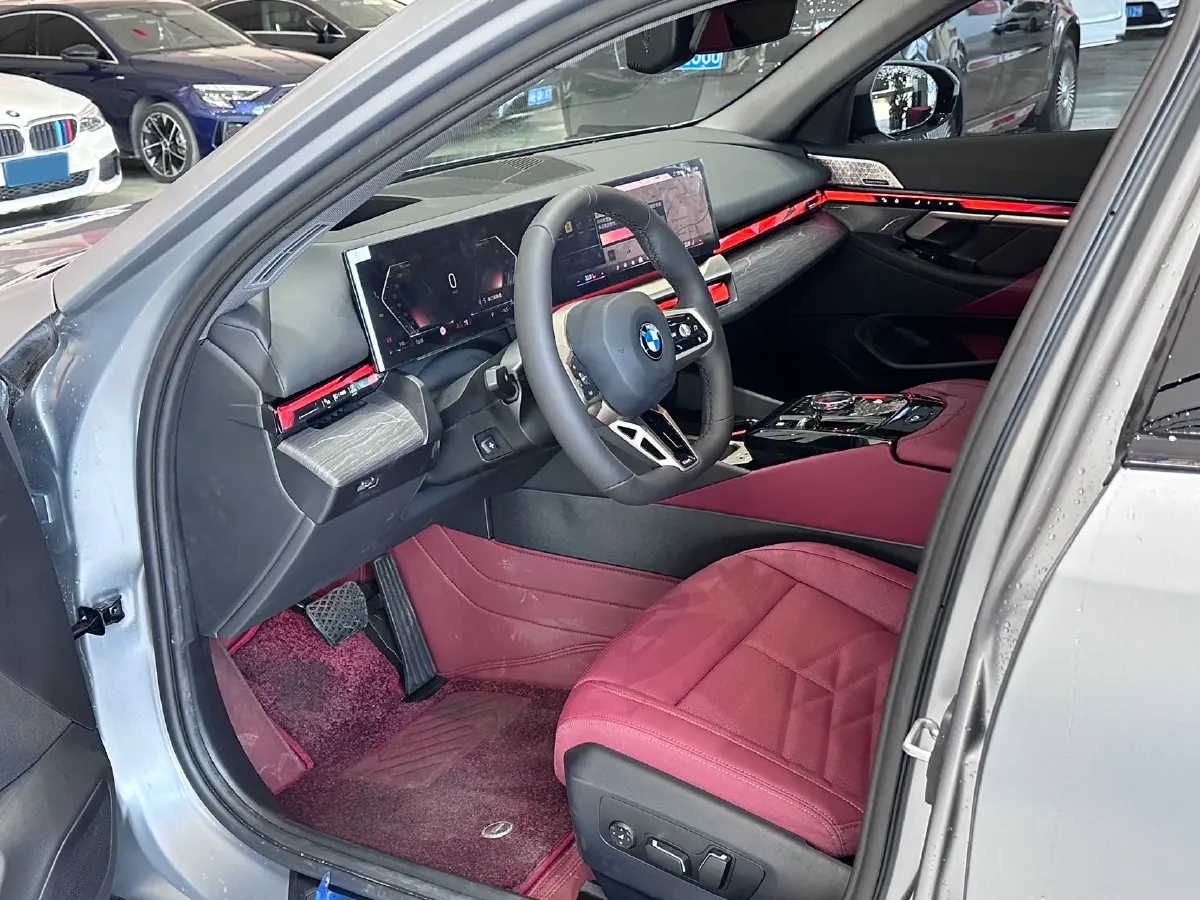 2026 BMW 5 Series 2.0T 258HP L4 8AT,autocango,china used car exporter,china ev exporter,chinese used car exporter,chinese used ev exporter