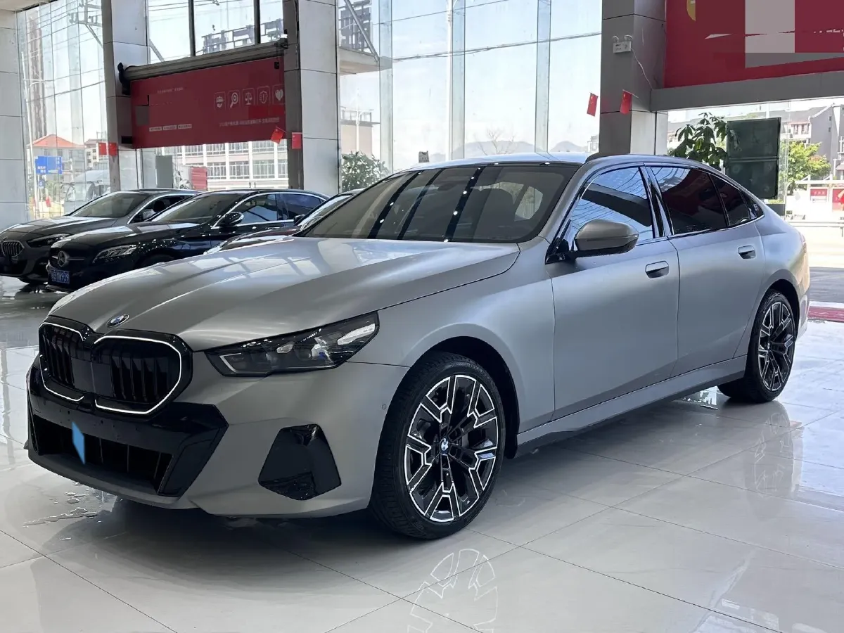 2026 BMW 5 Series 2.0T 258HP L4 8AT,autocango,china used car exporter,china ev exporter,chinese used car exporter,chinese used ev exporter