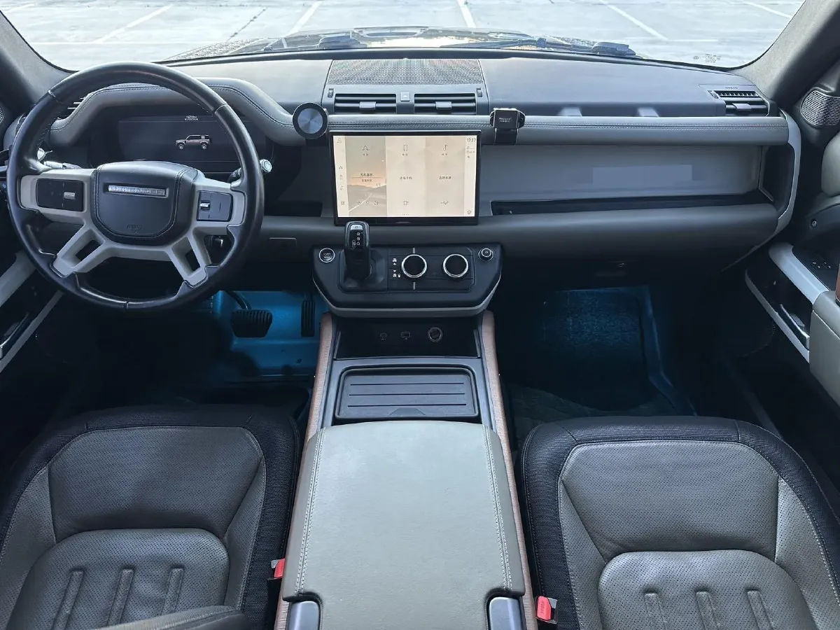 2021 Land Rover Defender 3.0T 400HP L6 8AT,autocango,china used car exporter,china ev exporter,chinese used car exporter,chinese used ev exporter