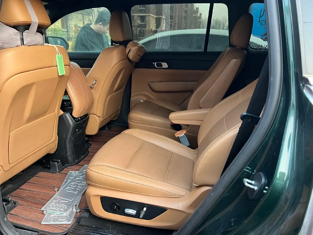 2021 Li ONE Range Extended 131HP REEV 40.5KWH,autocango,china used car exporter,china ev exporter,chinese used car exporter,chinese used ev exporter