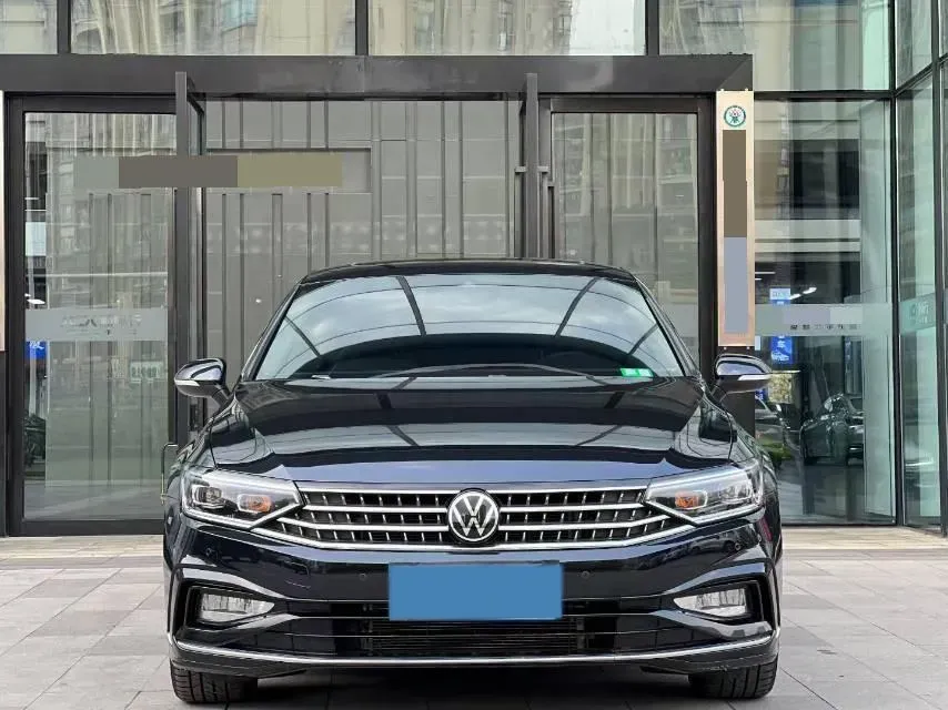 2023 Volkswagen Magotan 2.0T 186HP L4 7DCT,autocango,china used car exporter,china ev exporter,chinese used car exporter,chinese used ev exporter