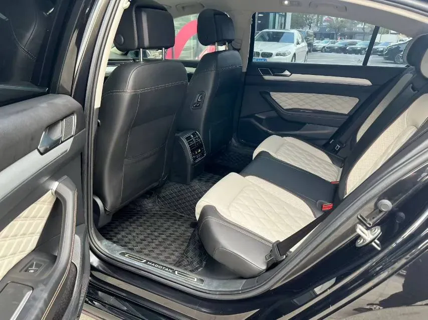 2023 Volkswagen Magotan 2.0T 186HP L4 7DCT,autocango,china used car exporter,china ev exporter,chinese used car exporter,chinese used ev exporter