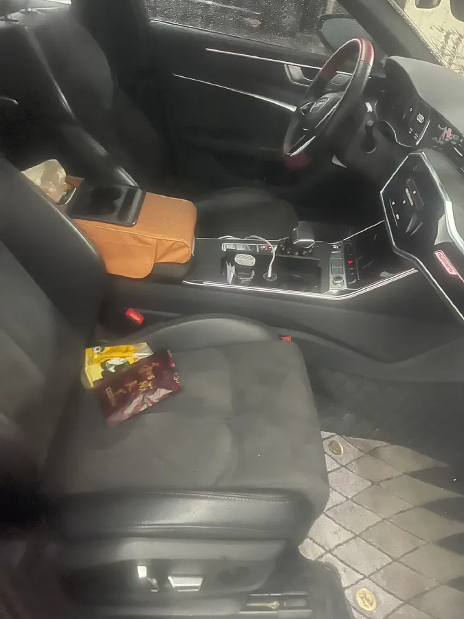 2023 Audi A6L 2.0T 245HP L4 7DCT,autocango,china used car exporter,china ev exporter,chinese used car exporter,chinese used ev exporter