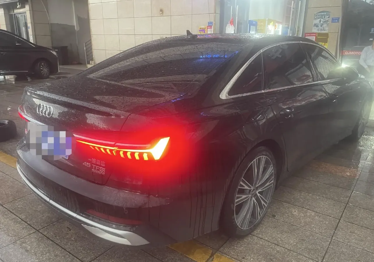 2023 Audi A6L 2.0T 245HP L4 7DCT,autocango,china used car exporter,china ev exporter,chinese used car exporter,chinese used ev exporter