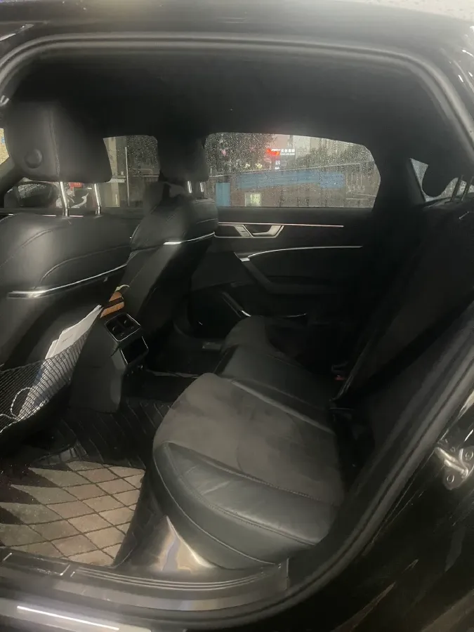 2023 Audi A6L 2.0T 245HP L4 7DCT,autocango,china used car exporter,china ev exporter,chinese used car exporter,chinese used ev exporter