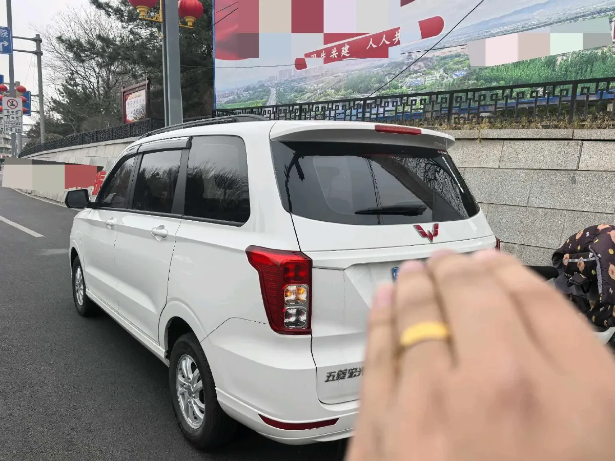 2021 WuLing HongGuang 1.5L 99HP L4 6MT,autocango,china used car exporter,china ev exporter,chinese used car exporter,chinese used ev exporter