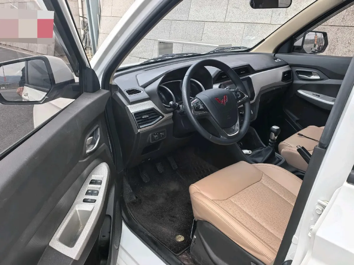 2021 WuLing HongGuang 1.5L 99HP L4 6MT,autocango,china used car exporter,china ev exporter,chinese used car exporter,chinese used ev exporter