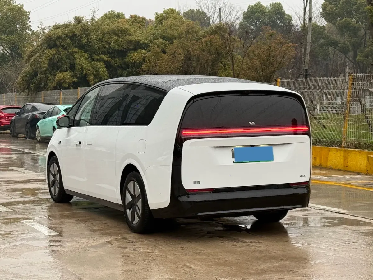 2025 Li MEGA BEV,autocango,china used car exporter,china ev exporter,chinese used car exporter,chinese used ev exporter