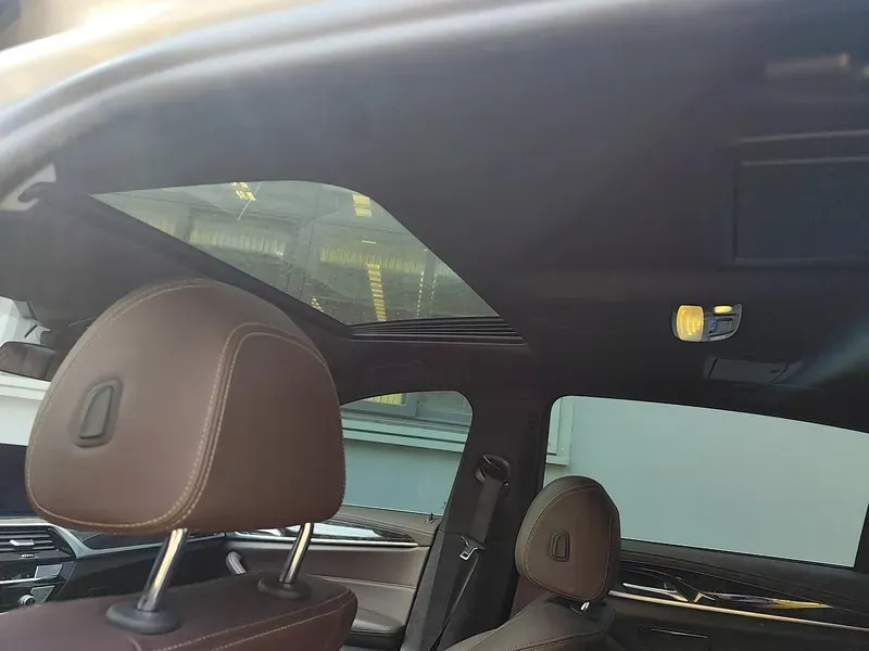 2021 BMW 5 Series 2.0T 184HP L4 8AT,autocango,china used car exporter,china ev exporter,chinese used car exporter,chinese used ev exporter