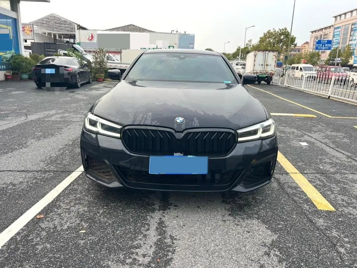 2022 BMW 5 Series 2.0T 252HP L4 8AT,autocango,china used car exporter,china ev exporter,chinese used car exporter,chinese used ev exporter
