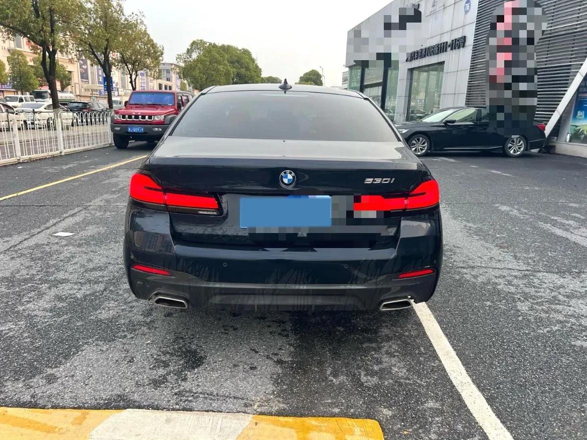 2022 BMW 5 Series 2.0T 252HP L4 8AT,autocango,china used car exporter,china ev exporter,chinese used car exporter,chinese used ev exporter