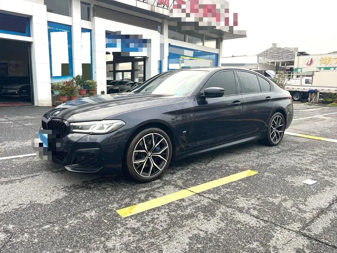 2022 BMW 5 Series 2.0T 252HP L4 8AT,autocango,china used car exporter,china ev exporter,chinese used car exporter,chinese used ev exporter