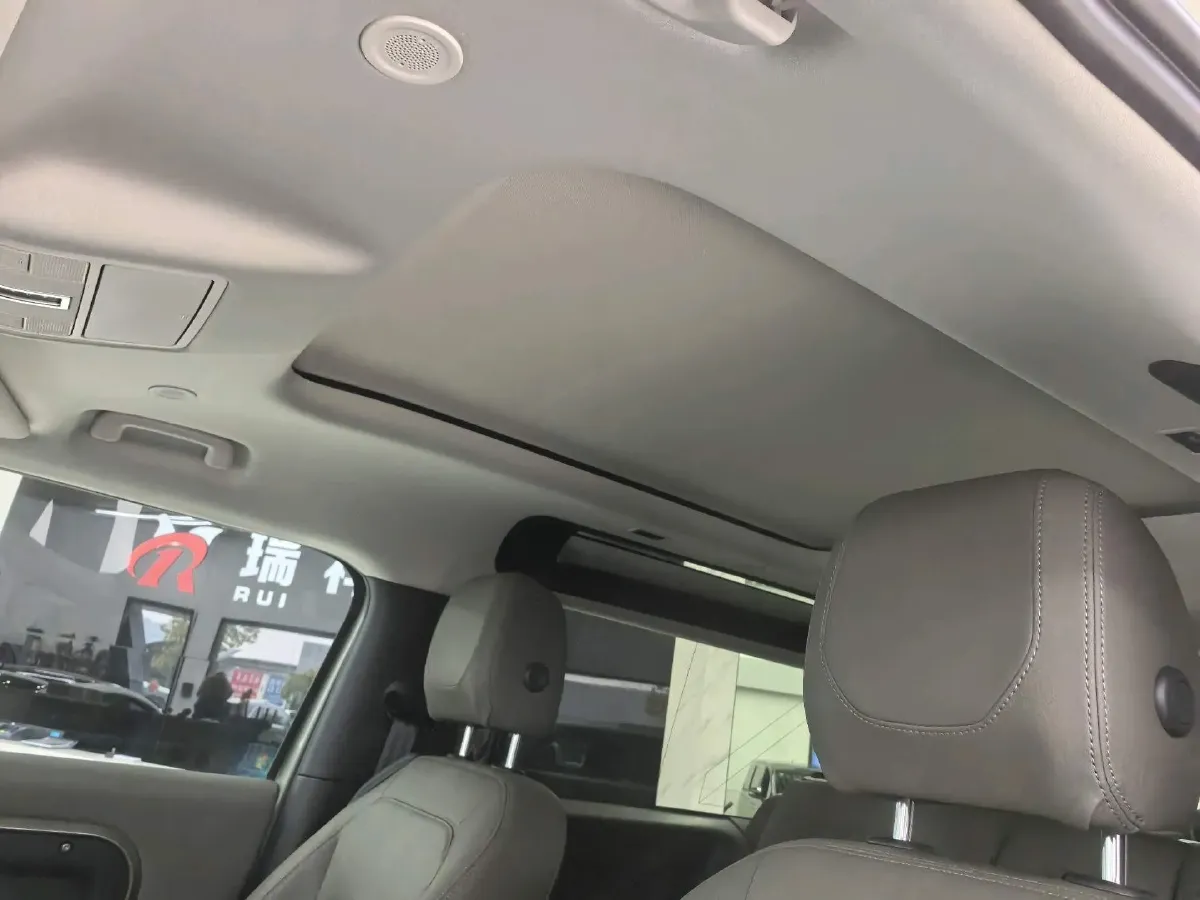 2021 Land Rover Defender 3.0T 400HP L6 8AT,autocango,china used car exporter,china ev exporter,chinese used car exporter,chinese used ev exporter