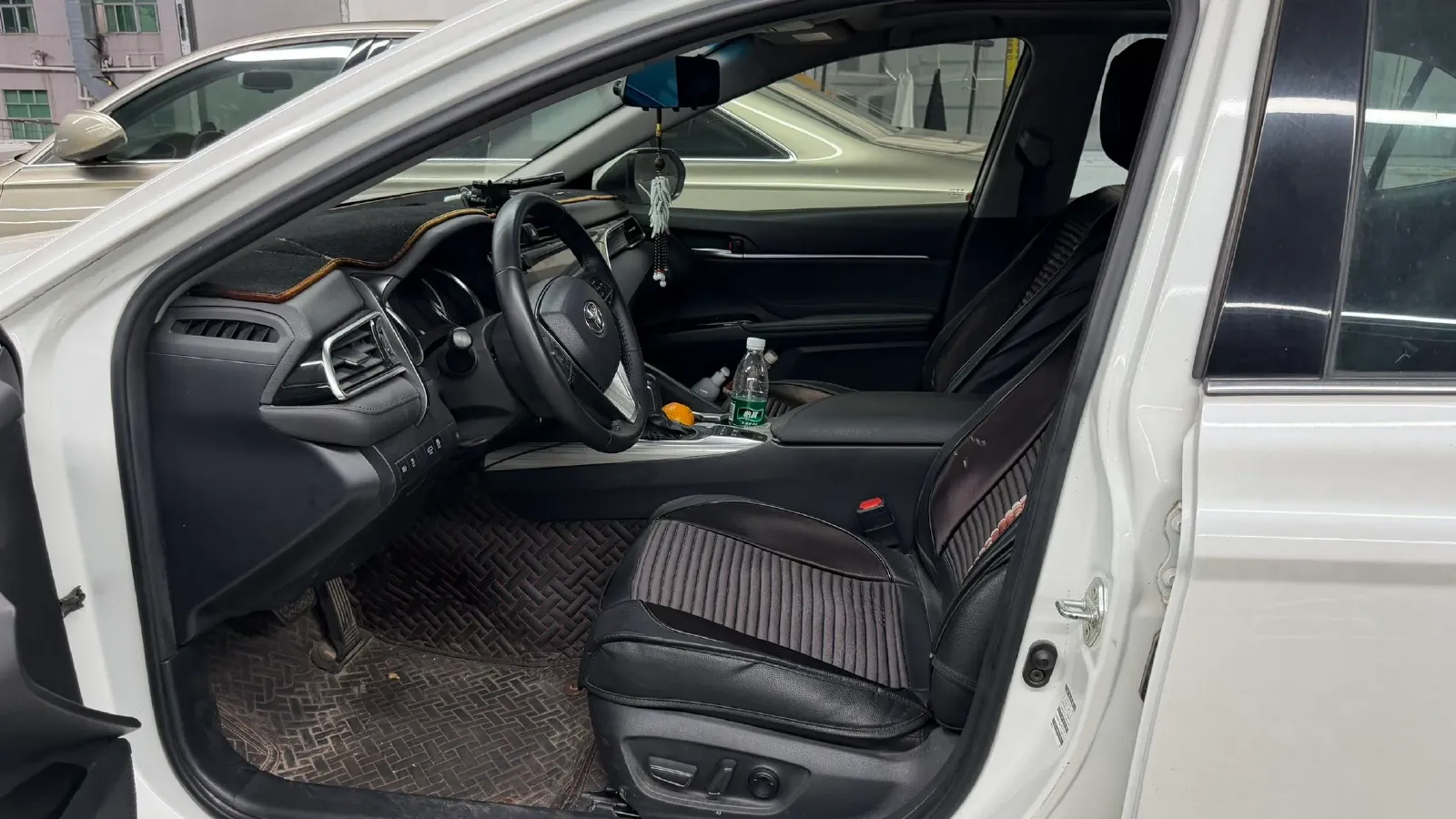 2019 Toyota Camry 2.5L 178HP L4 E-CVT Hybrid,autocango,china used car exporter,china ev exporter,chinese used car exporter,chinese used ev exporter