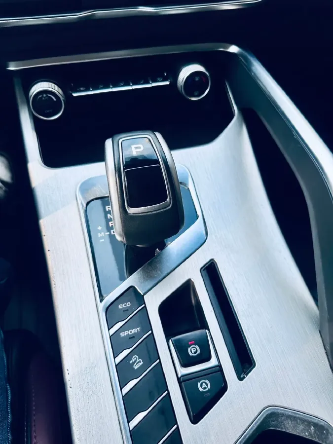 2020 Geely Coolray 1.4T 141HP L4 6DCT,autocango,china used car exporter,china ev exporter,chinese used car exporter,chinese used ev exporter