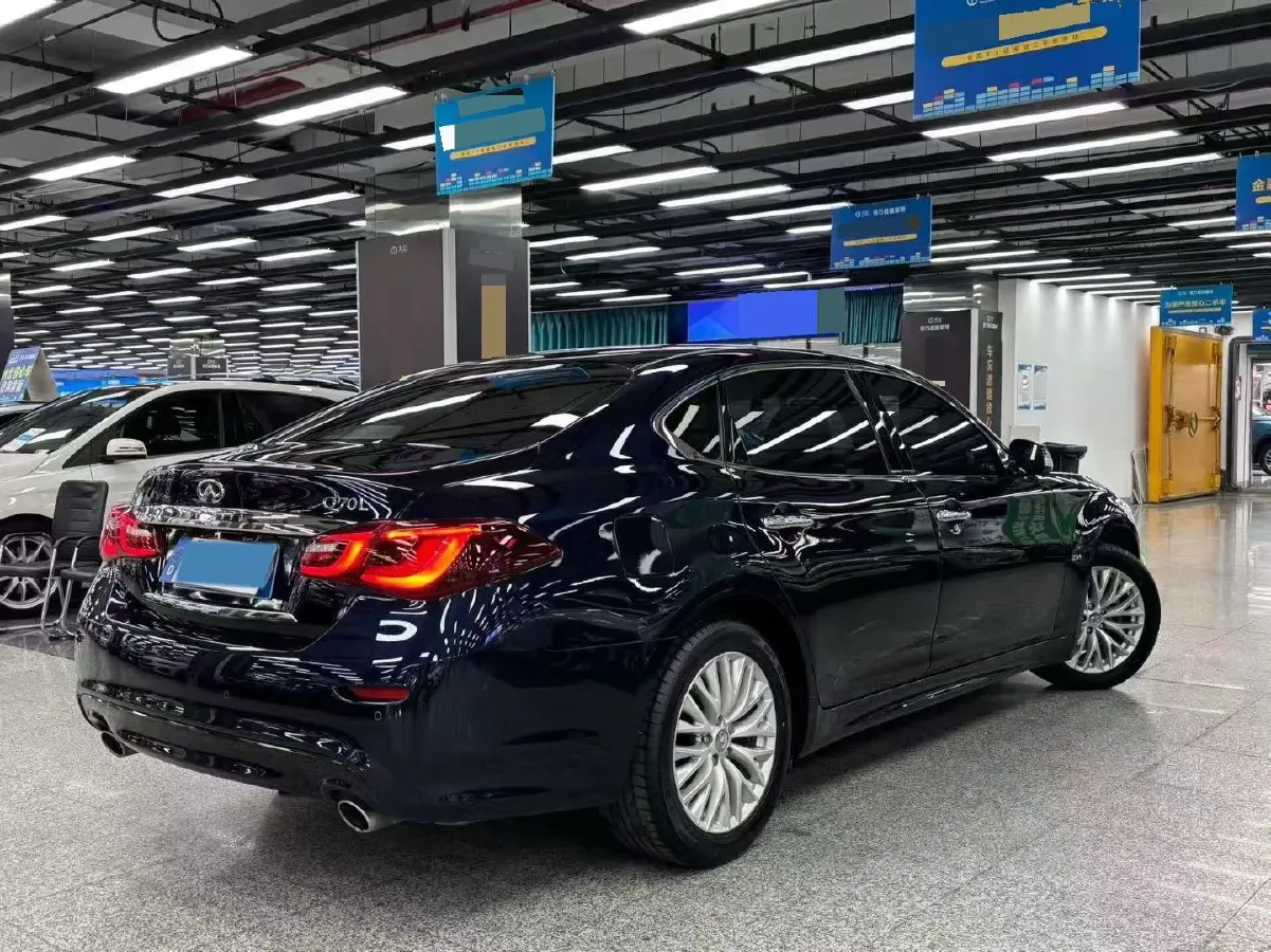 2019 Infiniti Q70 2.0T 211HP L4 7AT,autocango,china used car exporter,china ev exporter,chinese used car exporter,chinese used ev exporter