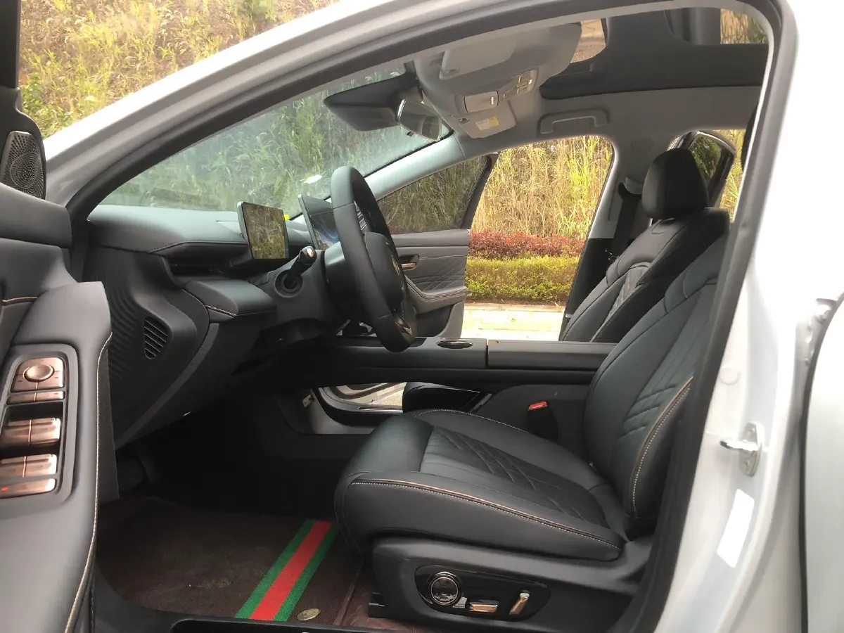 2025 BaoJun XiangJing BEV,autocango,china used car exporter,china ev exporter,chinese used car exporter,chinese used ev exporter