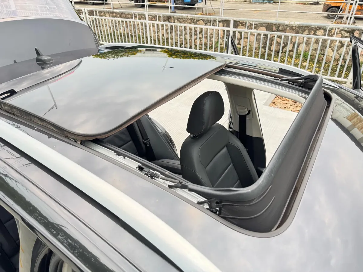 2022 Volkswagen T-Roc 1.4T 150HP L4 7DCT,autocango,china used car exporter,china ev exporter,chinese used car exporter,chinese used ev exporter