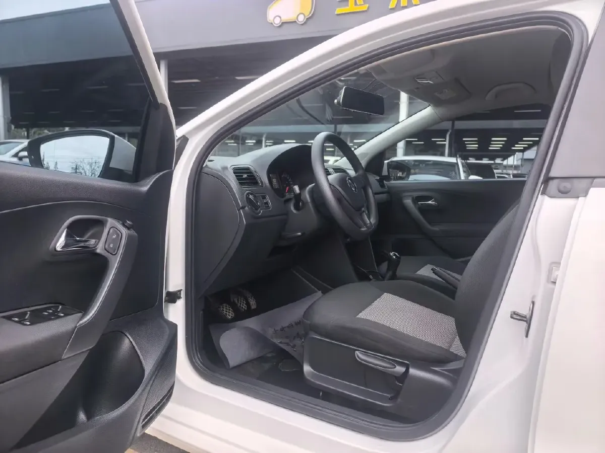 2016 Volkswagen Polo 1.4L 90HP L4 5MT,autocango,china used car exporter,china ev exporter,chinese used car exporter,chinese used ev exporter