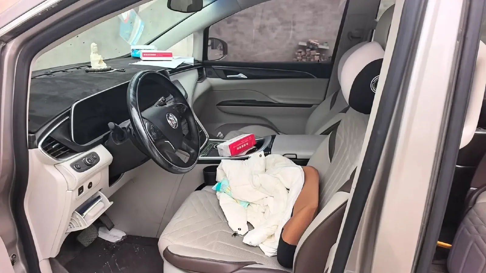 2023 Buick GL8 2.0T 237HP L4 9AT,autocango,china used car exporter,china ev exporter,chinese used car exporter,chinese used ev exporter