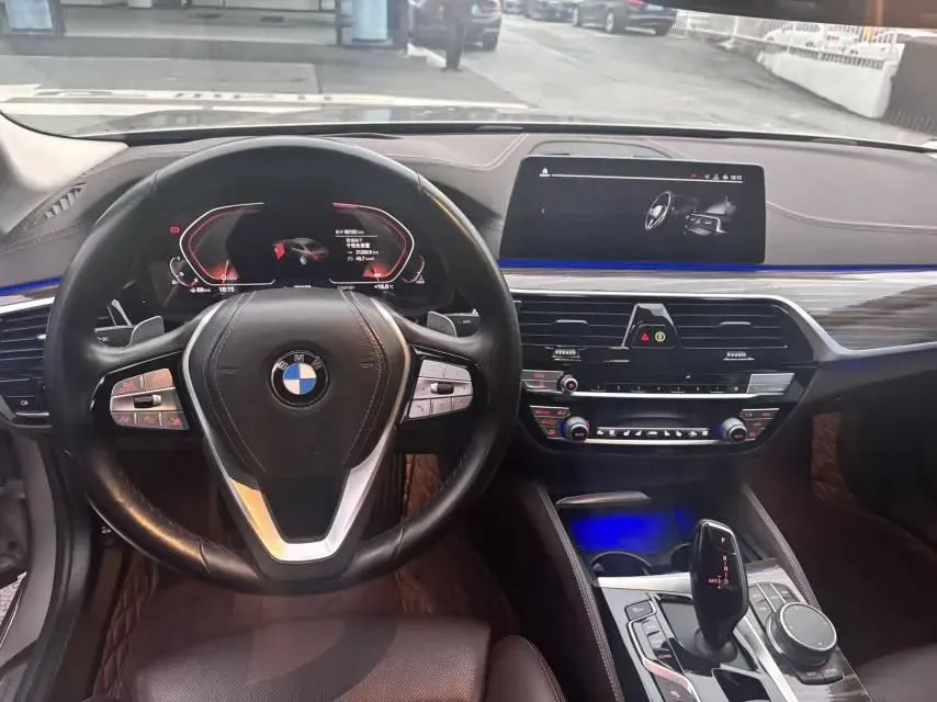 2020 BMW 5 Series 2.0T 252HP L4 8AT,autocango,china used car exporter,china ev exporter,chinese used car exporter,chinese used ev exporter