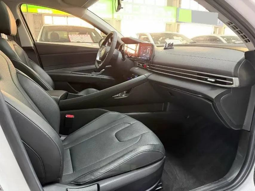 2021 Hyundai Elantra 1.5L 115HP L4 CVT,autocango,china used car exporter,china ev exporter,chinese used car exporter,chinese used ev exporter