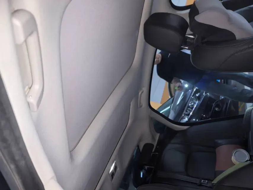 2020 Jaguar XFL 2.0T 200HP L4 8AT,autocango,china used car exporter,china ev exporter,chinese used car exporter,chinese used ev exporter