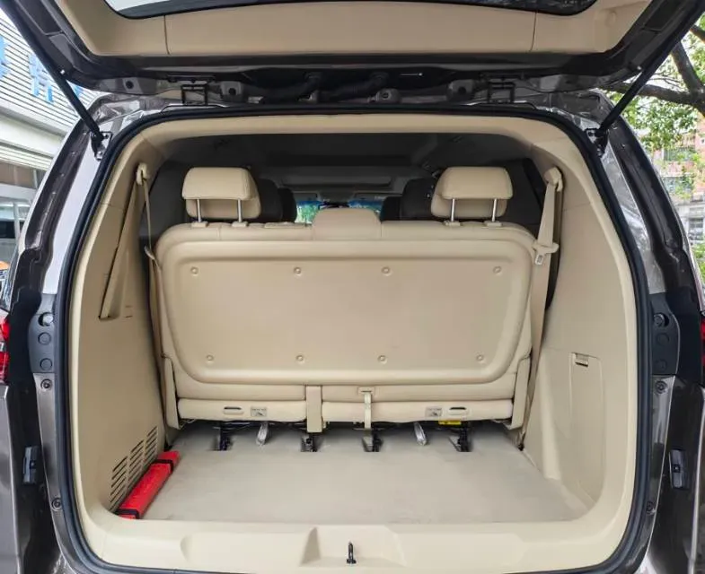 2023 Buick GL8 2.0T 237HP L4 9AT,autocango,china used car exporter,china ev exporter,chinese used car exporter,chinese used ev exporter