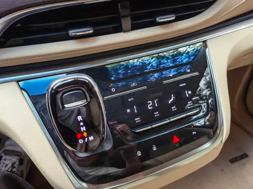 2023 Buick GL8 2.0T 237HP L4 9AT,autocango,china used car exporter,china ev exporter,chinese used car exporter,chinese used ev exporter